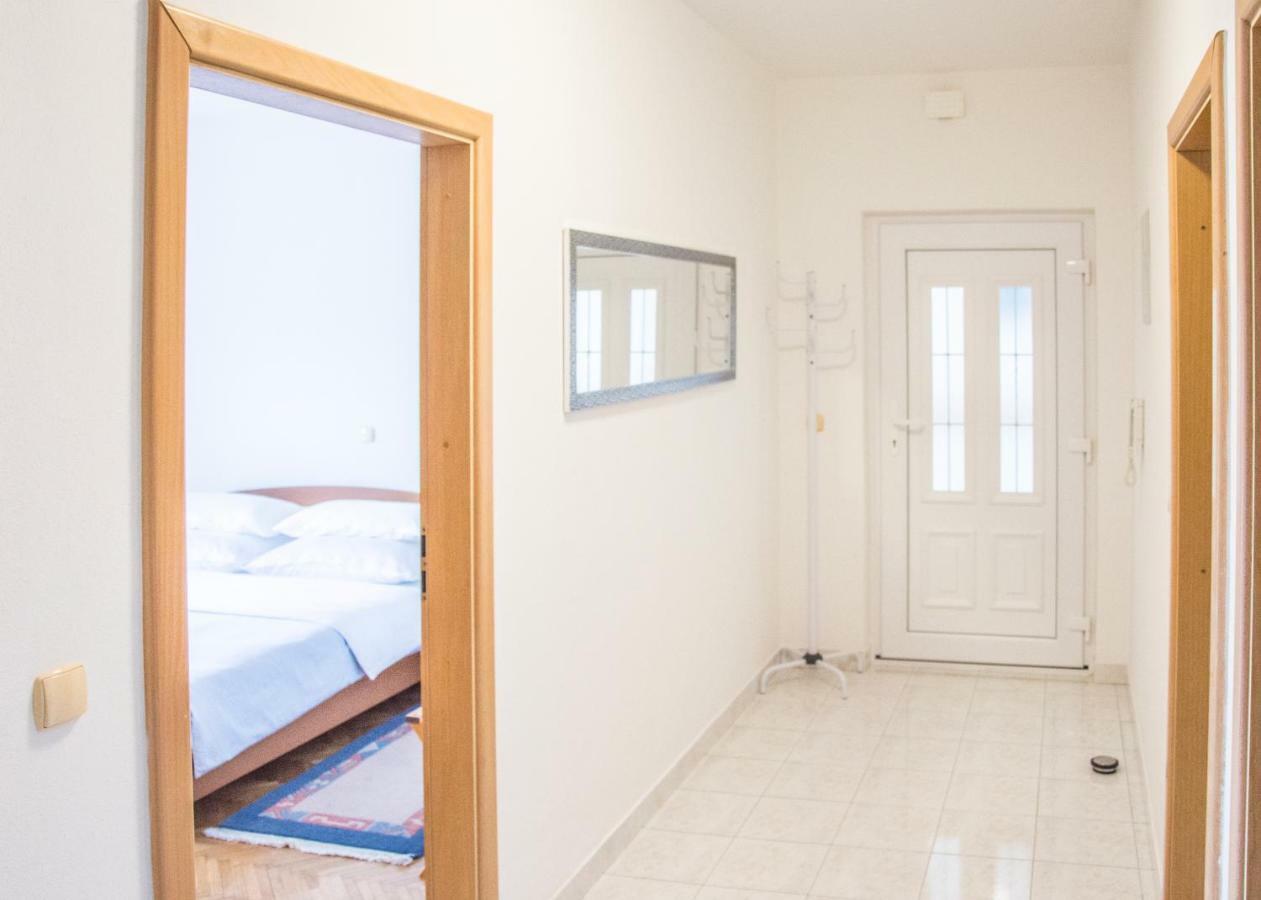 Relax Inn Подстрана Экстерьер фото